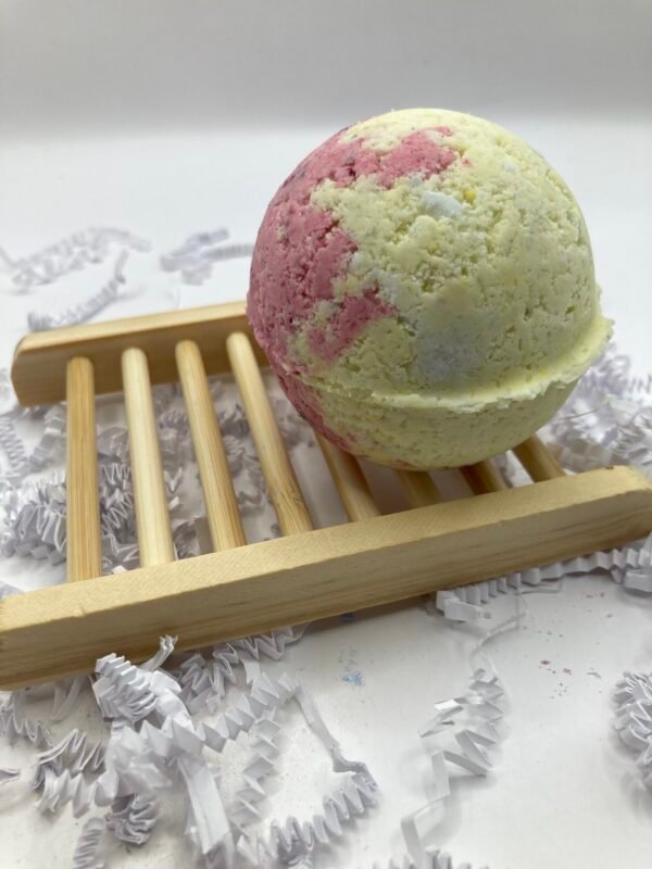 Raspberry Lemonade Bath Bomb - Image 3