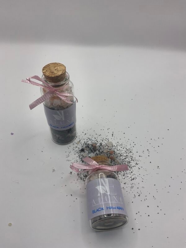 Black Hawaiian Bath Salts - Image 8