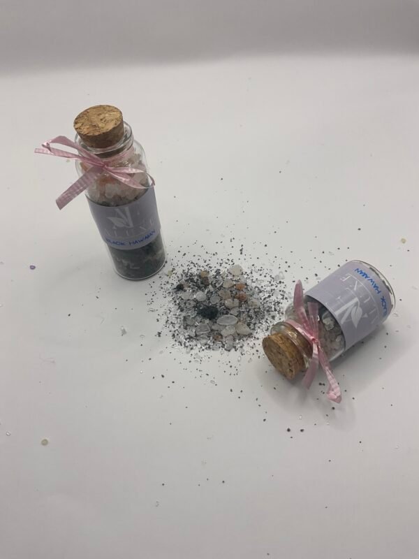 Black Hawaiian Bath Salts - Image 9