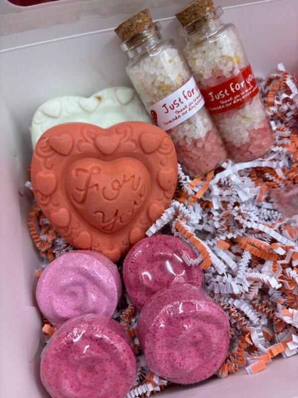 Sweetheart Essentials Gift Set - Image 2